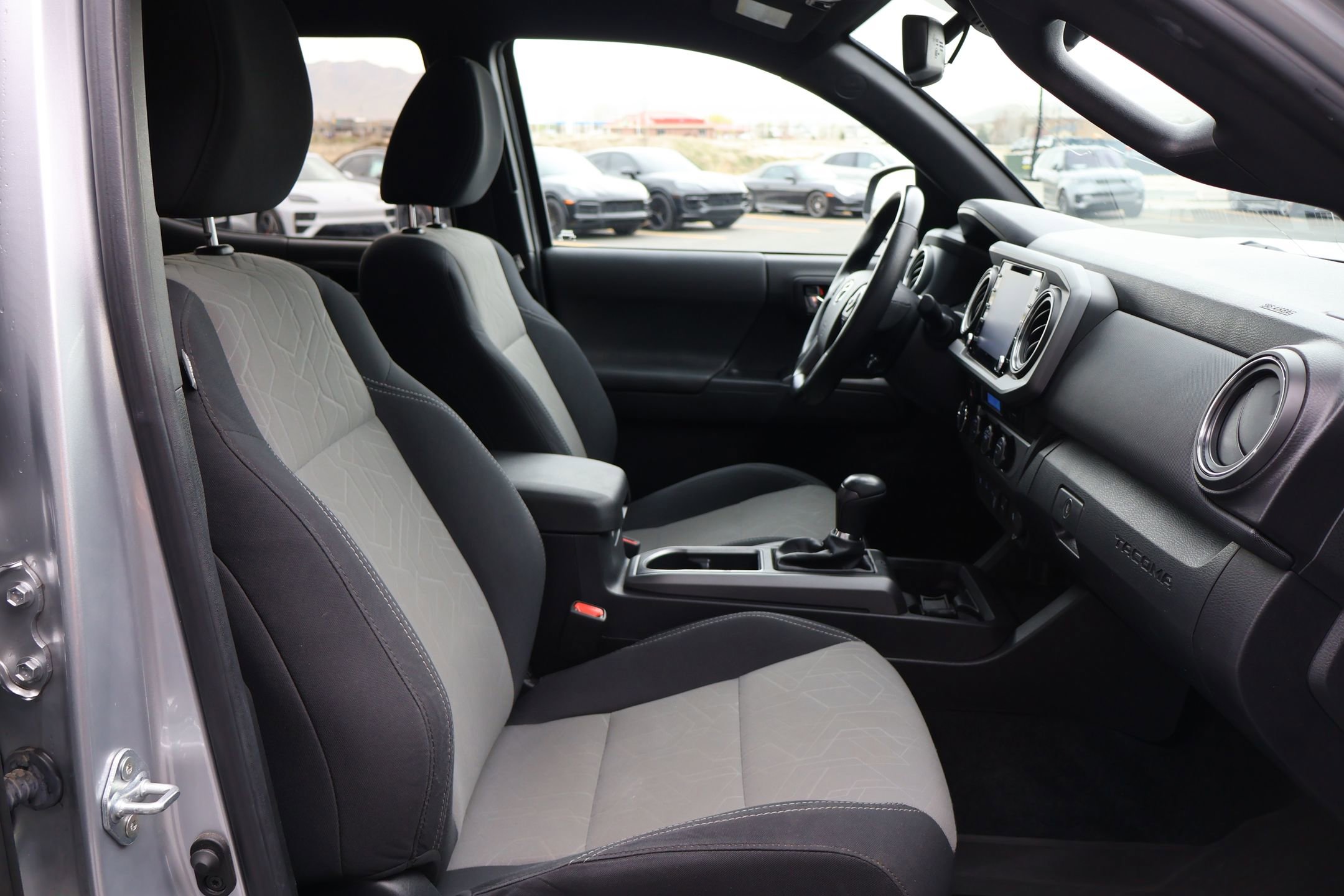 Used 2022 Toyota Tacoma TRD Sport w/ Technology Package image 25