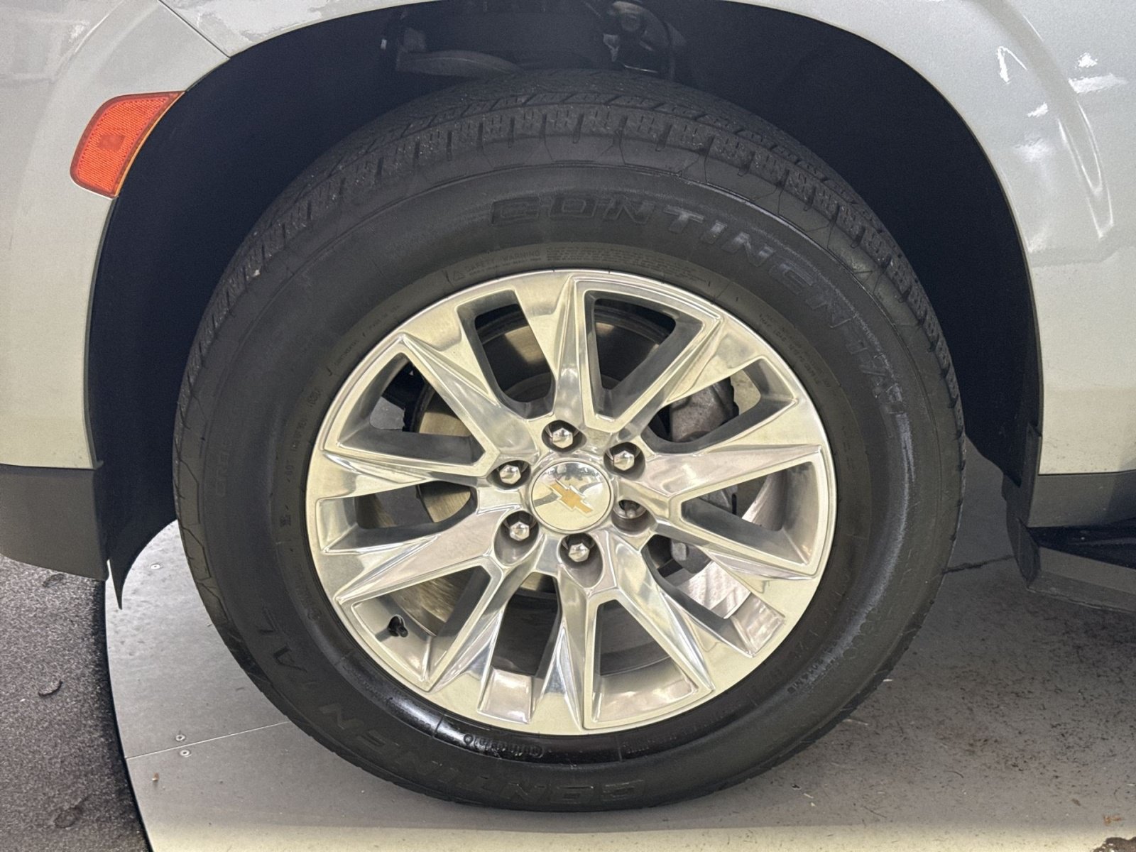 Used 2024 Chevrolet Suburban Premier AWD/4WD image 13