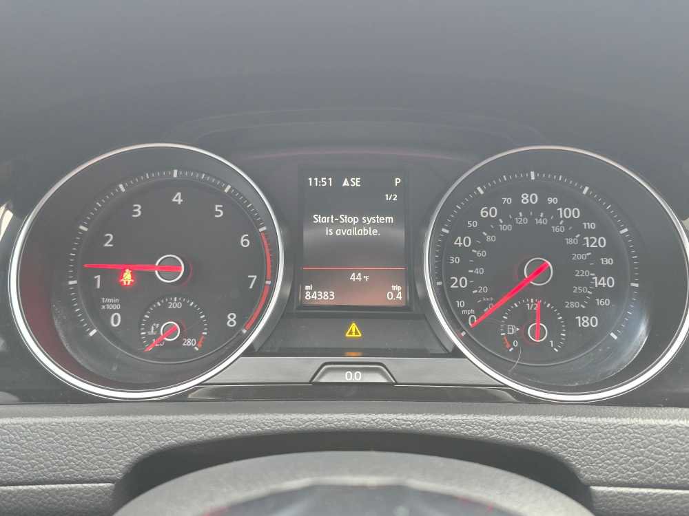 Used 2021 Volkswagen GTI SE image 20