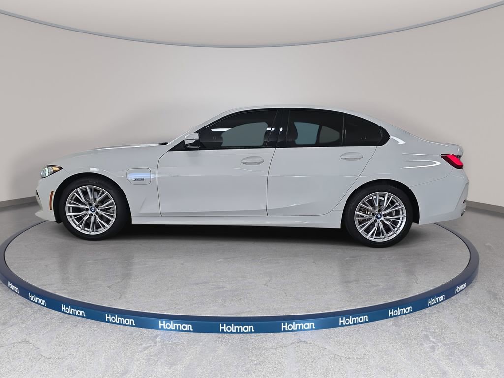 Used 2023 BMW 330e w/ Premium Package image 11