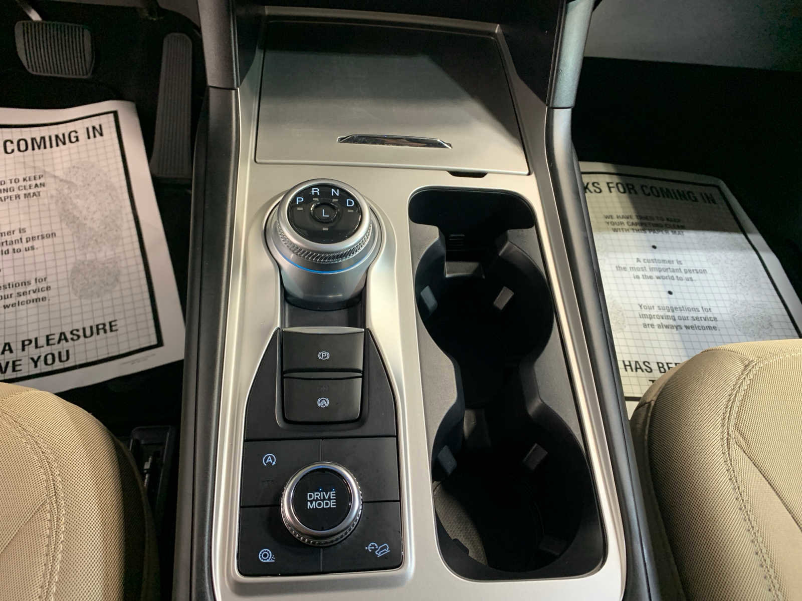 Used 2023 Ford Explorer XLT image 6