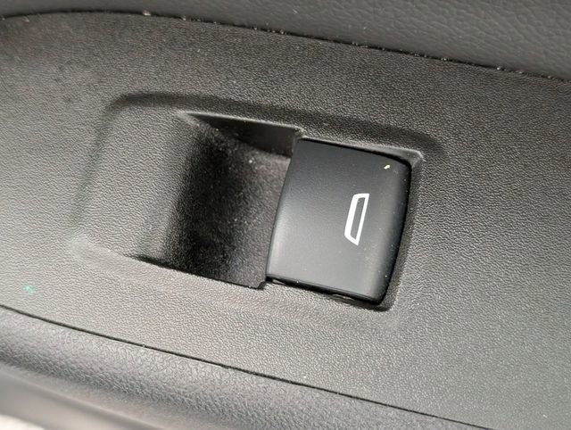 Certified 2023 Chevrolet Equinox LT w/ Driver Convenience Package image 35