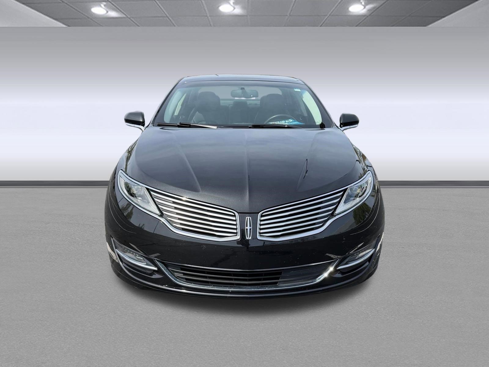 Used 2015 Lincoln MKZ AWD image 3