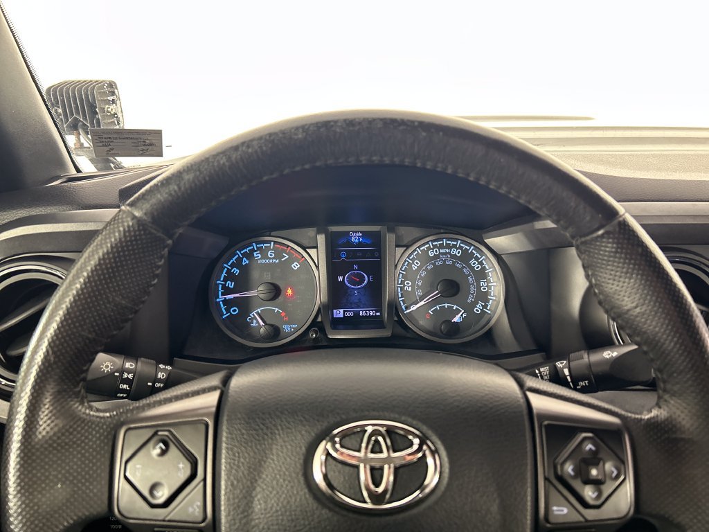 Used 2018 Toyota Tacoma TRD Sport RWD image 14