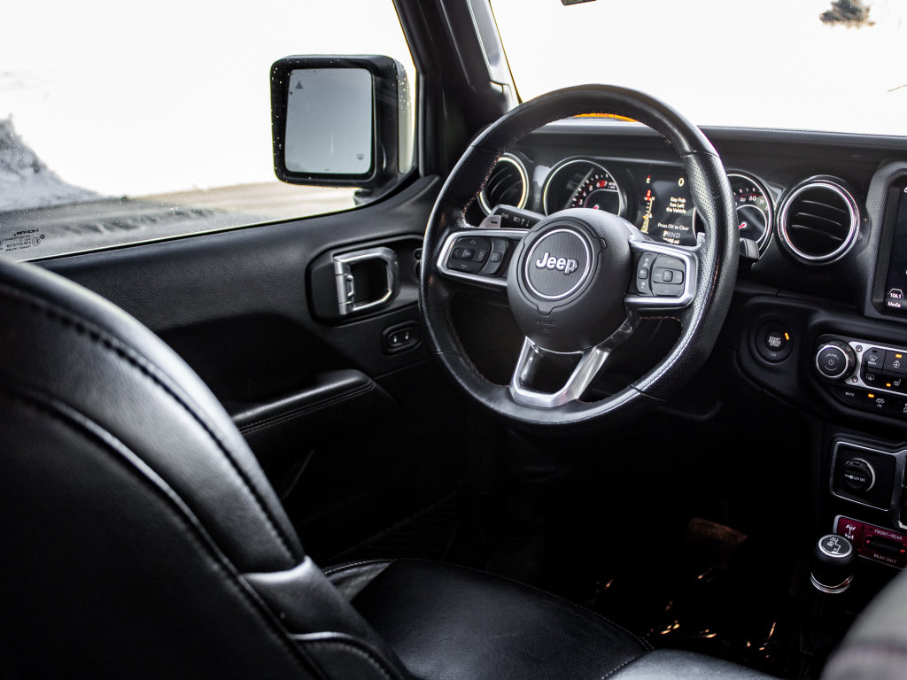 Used 2021 Jeep Wrangler Unlimited Rubicon w/ Dual Top Group image 39