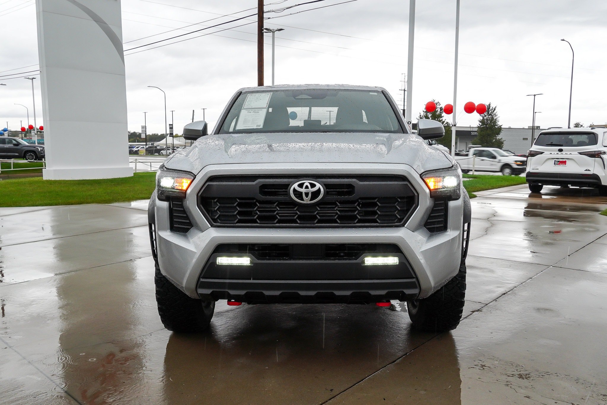 Certified 2025 Toyota Tacoma TRD Off-Road AWD/4WD image 3
