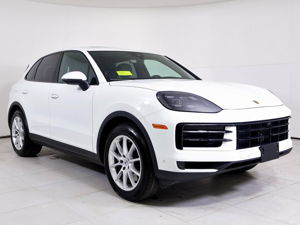 Certified 2025 Porsche Cayenne AWD/4WD image 25