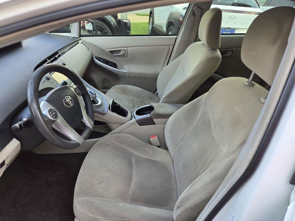 Used 2015 Toyota Prius Two FWD image 9