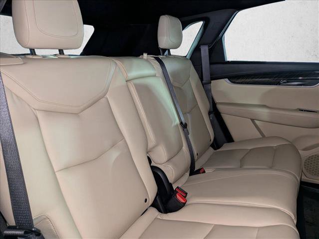 Used 2017 Cadillac XT5 FWD image 19
