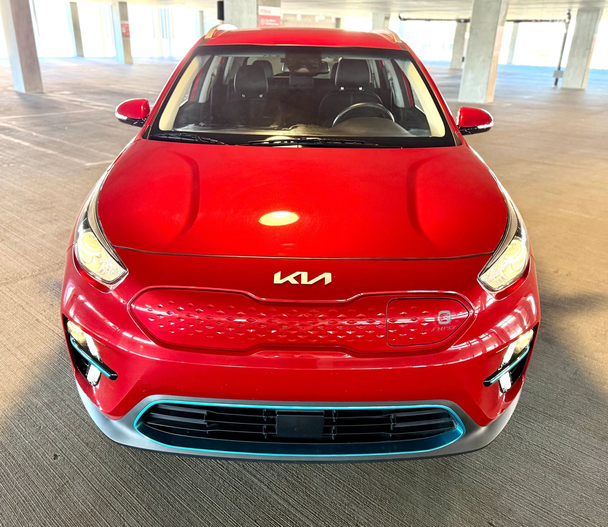 Used 2022 Kia Niro EX image 2