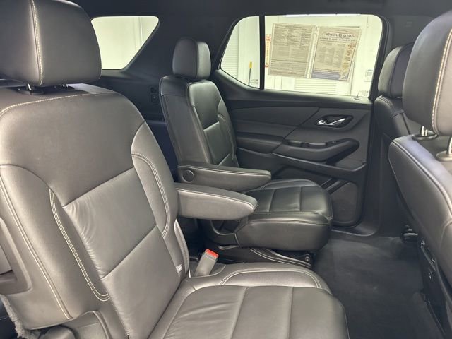 Used 2022 Chevrolet Traverse LT image 16