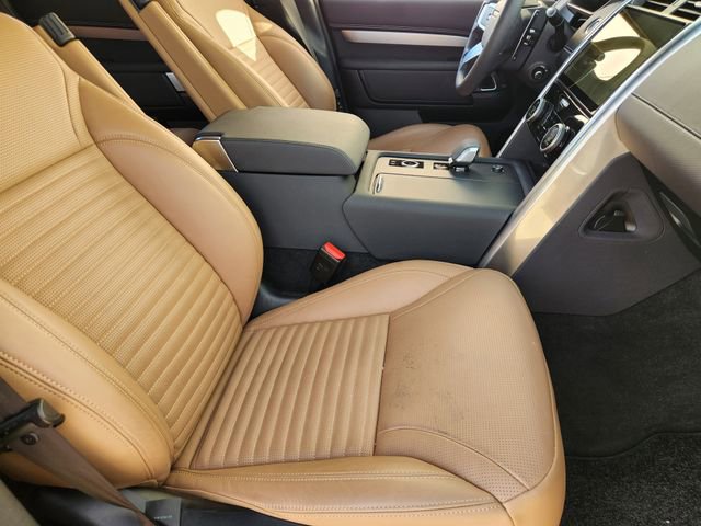 Used 2024 Land Rover Discovery Dynamic SE image 13