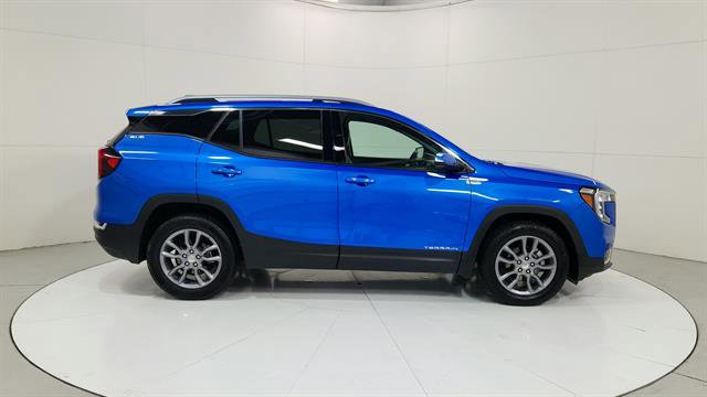 Used 2024 GMC Terrain SLT image 9