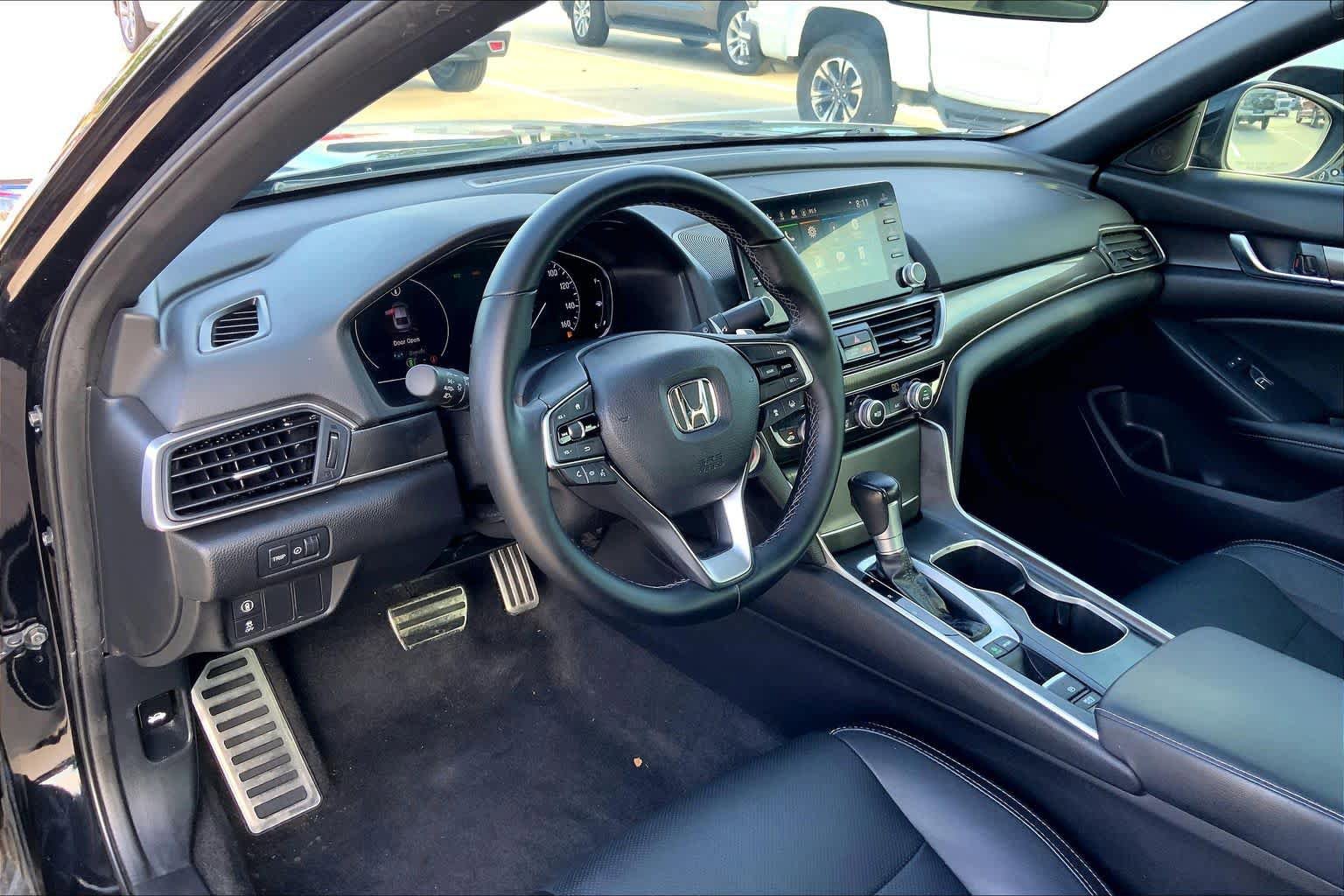 Used 2018 Honda Accord Sport image 17