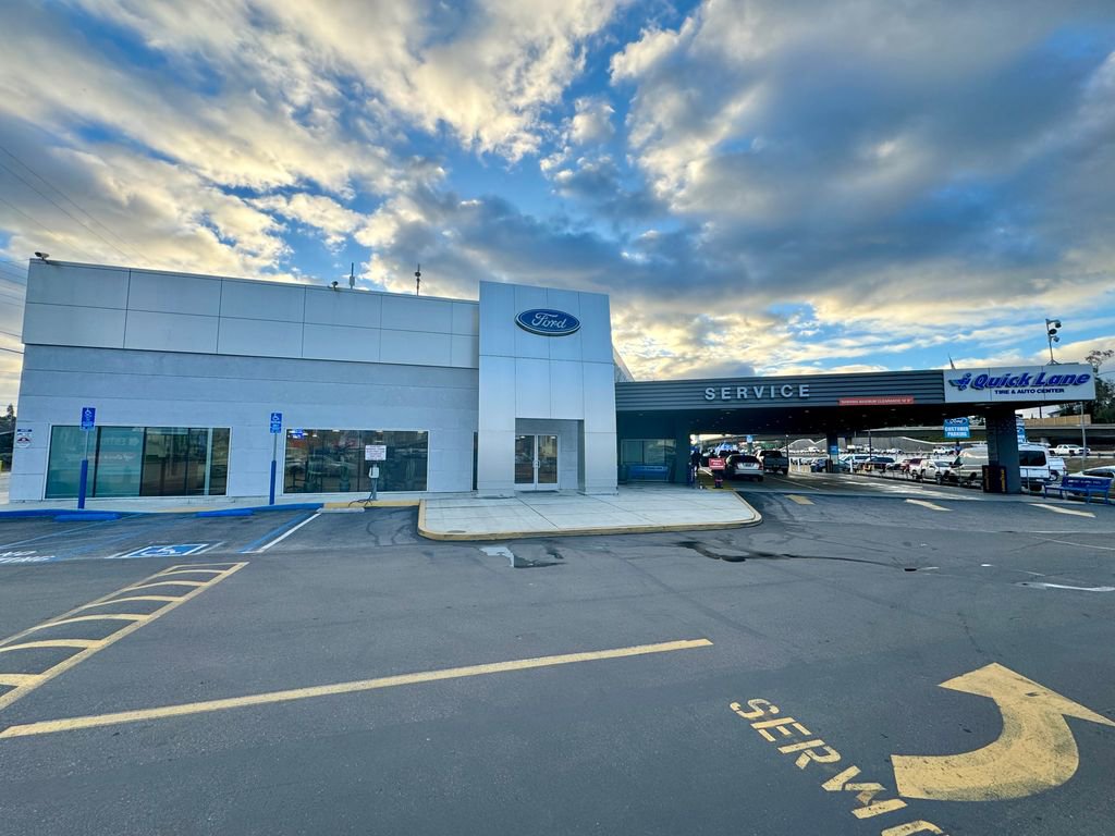 Certified 2023 Ford Transit 350 XLT image 31