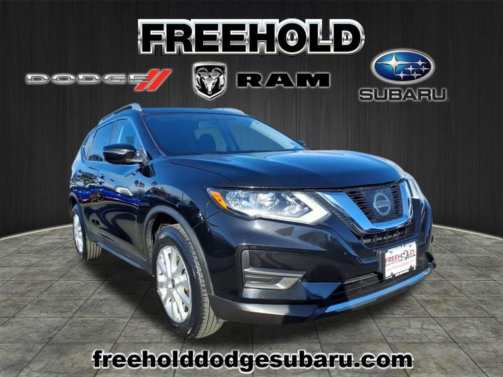 Used 2017 Nissan Rogue SV AWD/4WD image 1