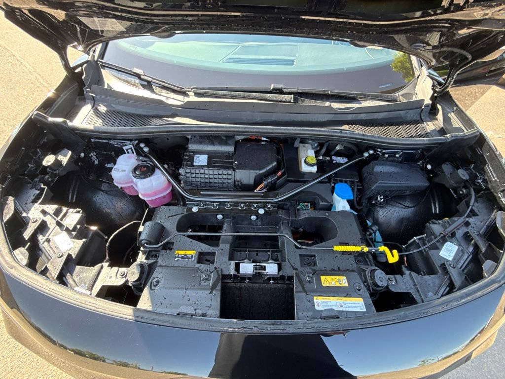Certified 2025 Volkswagen ID.4 Pro AWD/4WD image 27