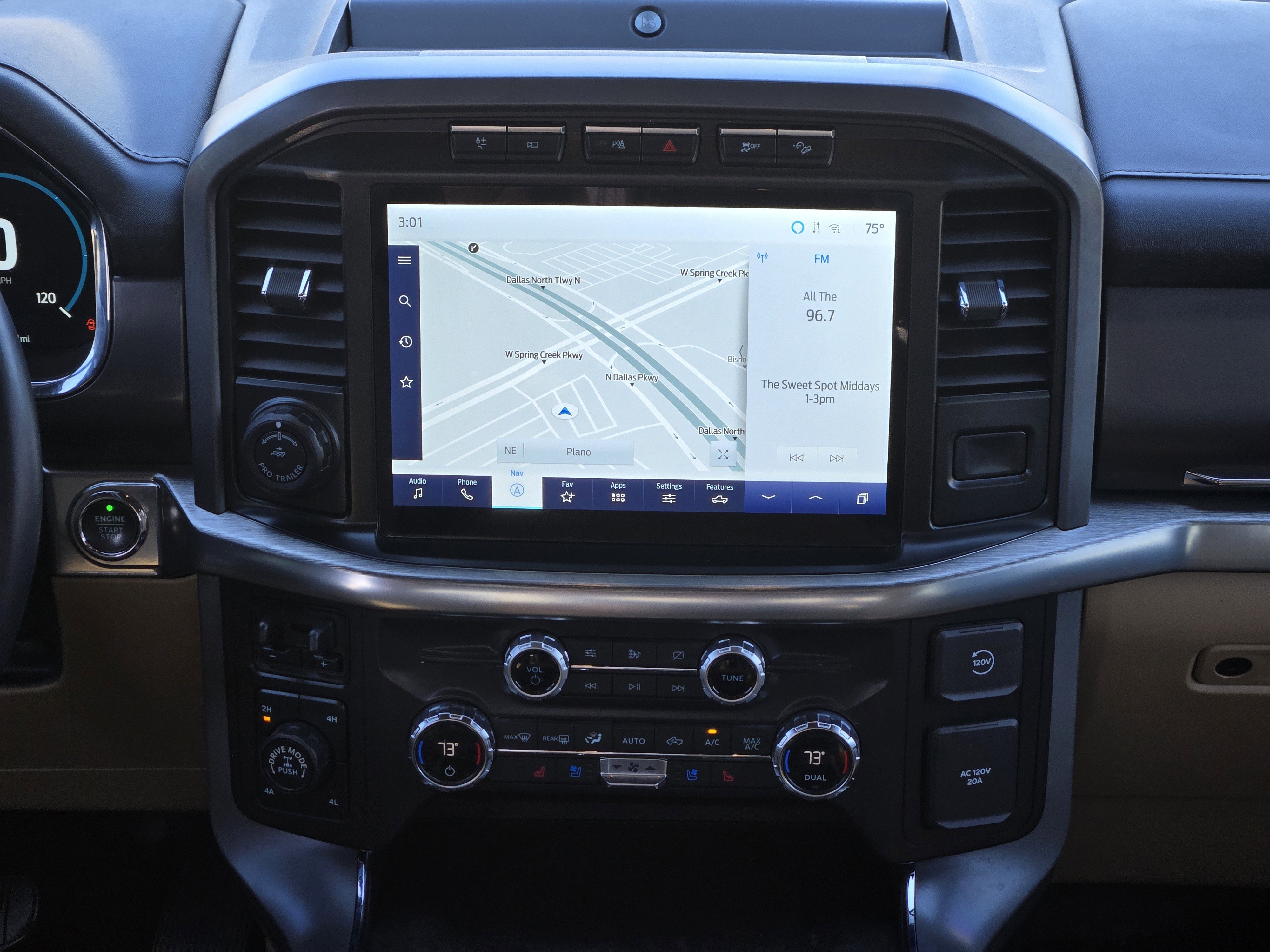 Used 2021 Ford F150 Lariat w/ Max Trailer Tow Package image 23