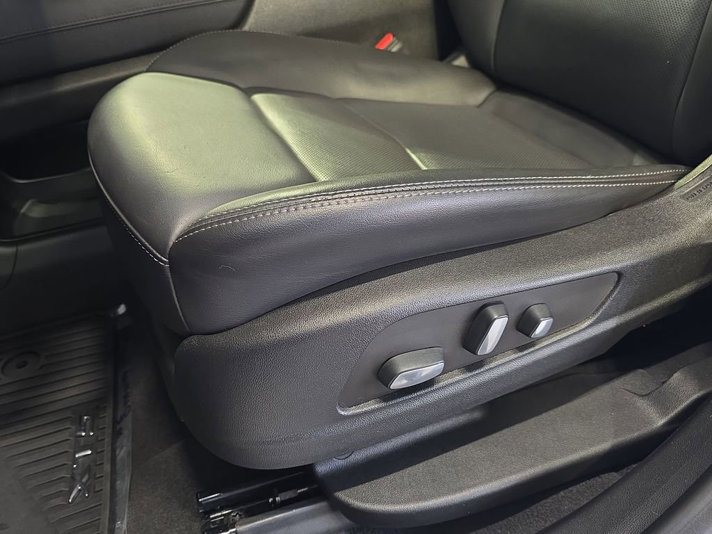Used 2022 Cadillac XT5 Premium Luxury image 32