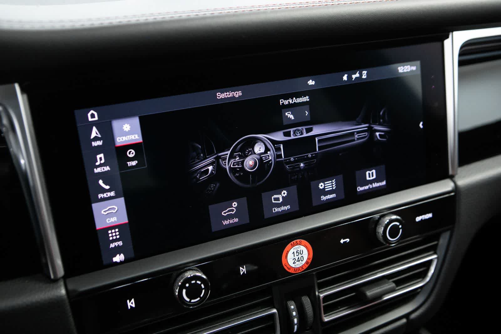Certified 2022 Porsche Macan AWD/4WD image 15