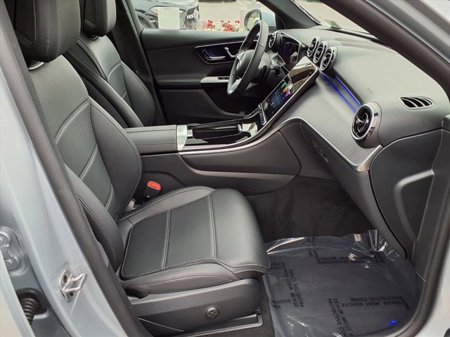 Used 2025 Mercedes-Benz GLC 300 image 16