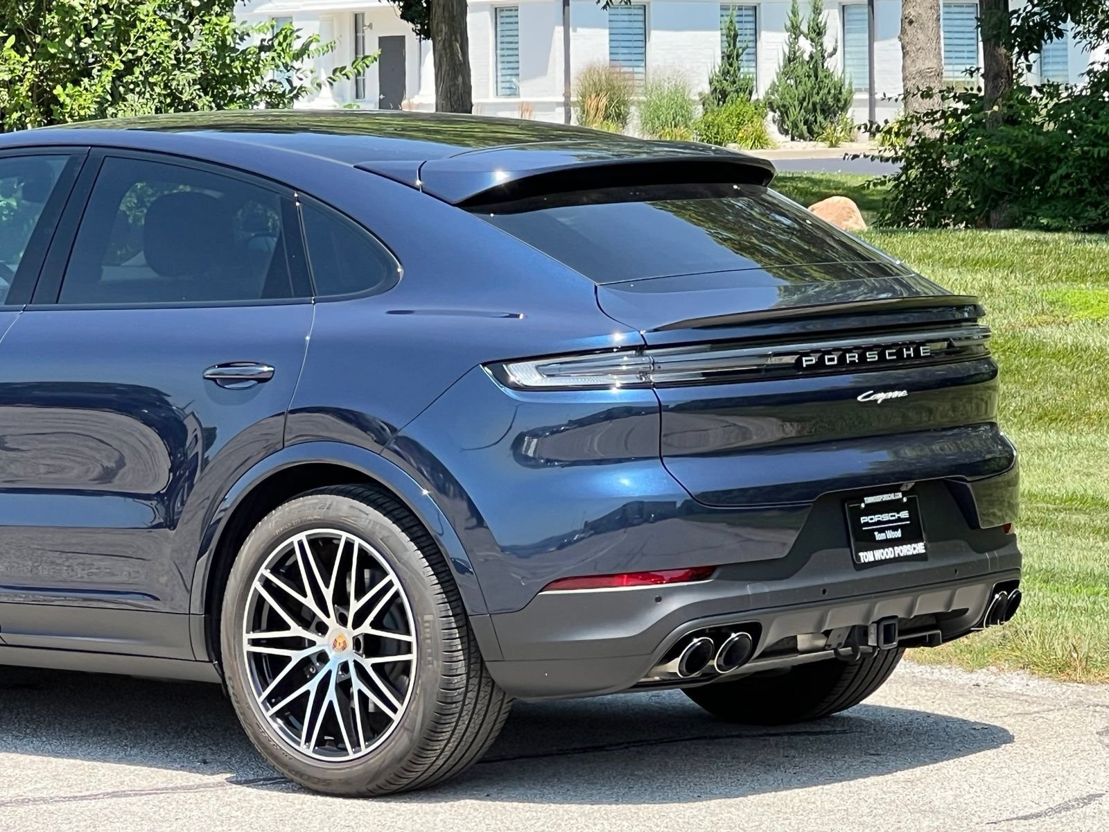 Certified 2024 Porsche Cayenne Coupe AWD/4WD image 9