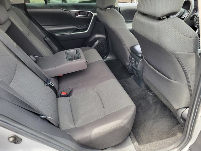 Used 2022 Toyota RAV4 XLE FWD image 20