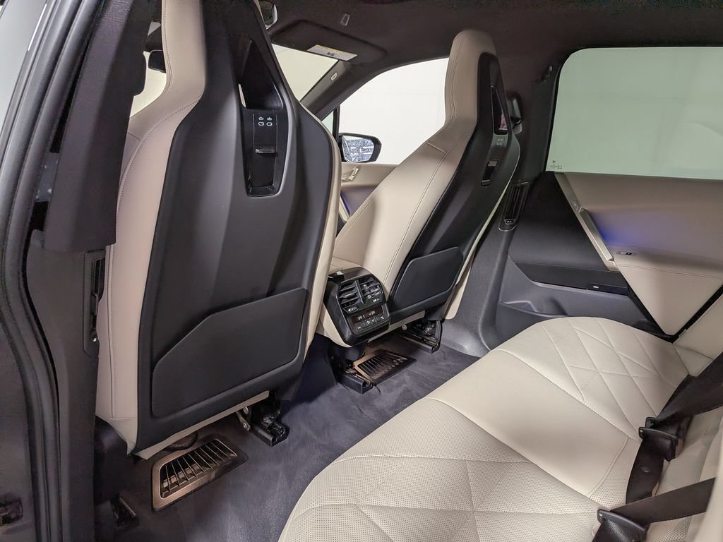 Certified 2023 BMW iX xDrive50 w/ Sport Package AWD/4WD image 40