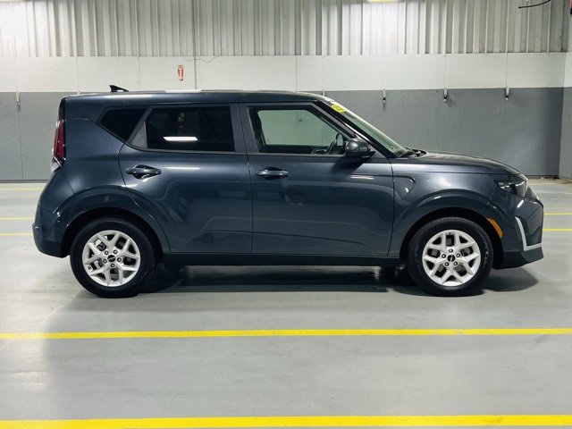 Used 2023 Kia Soul LX w/ LX Technology Package image 18
