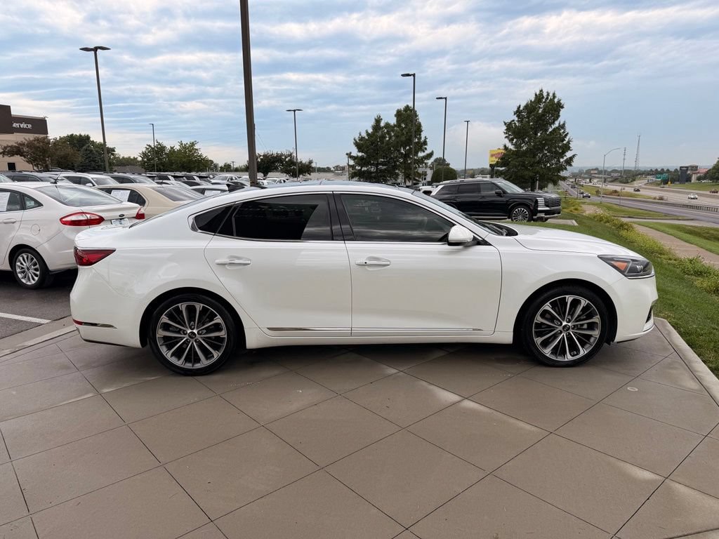 Used 2017 Kia Cadenza Technology FWD image 10