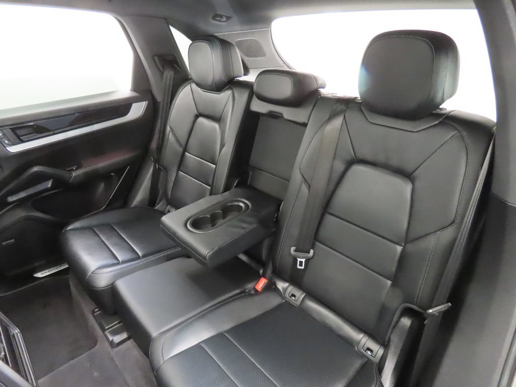 Certified 2025 Porsche Cayenne AWD/4WD image 42