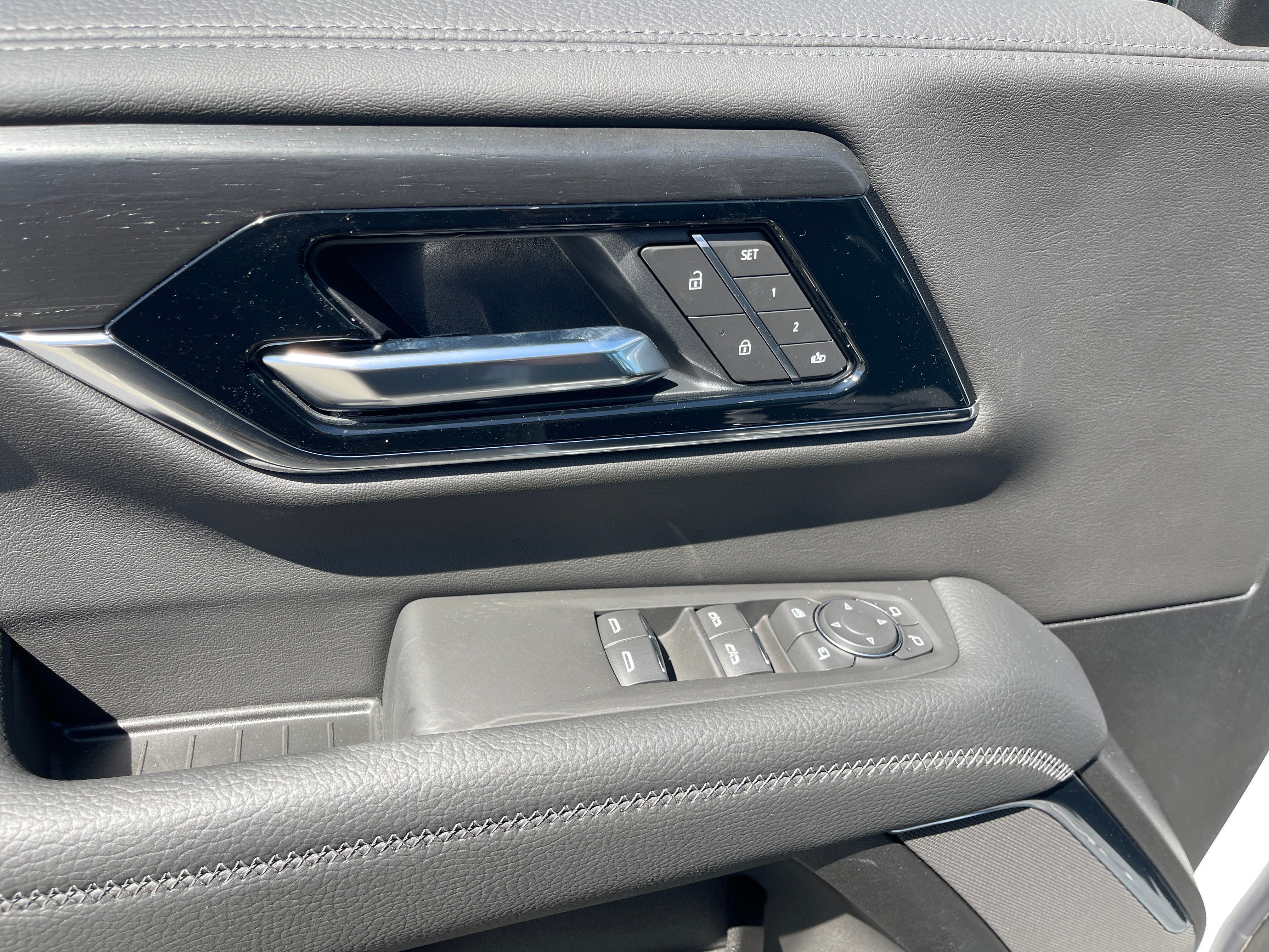 New 2026 GMC Yukon XL Denali AWD/4WD image 9