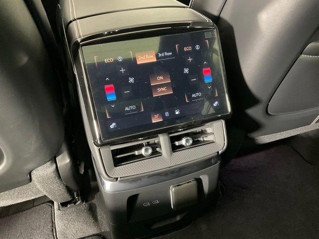 New 2026 Cadillac Vistiq Platinum image 21