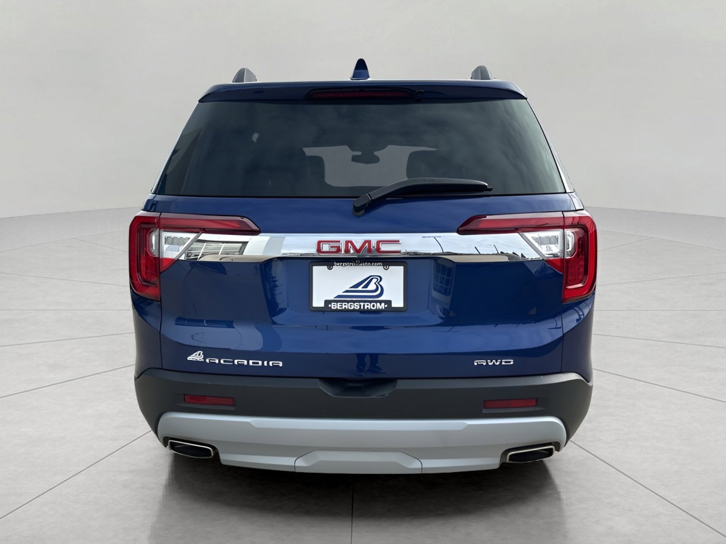 Used 2023 GMC Acadia SLT w/ Technology Package image 4