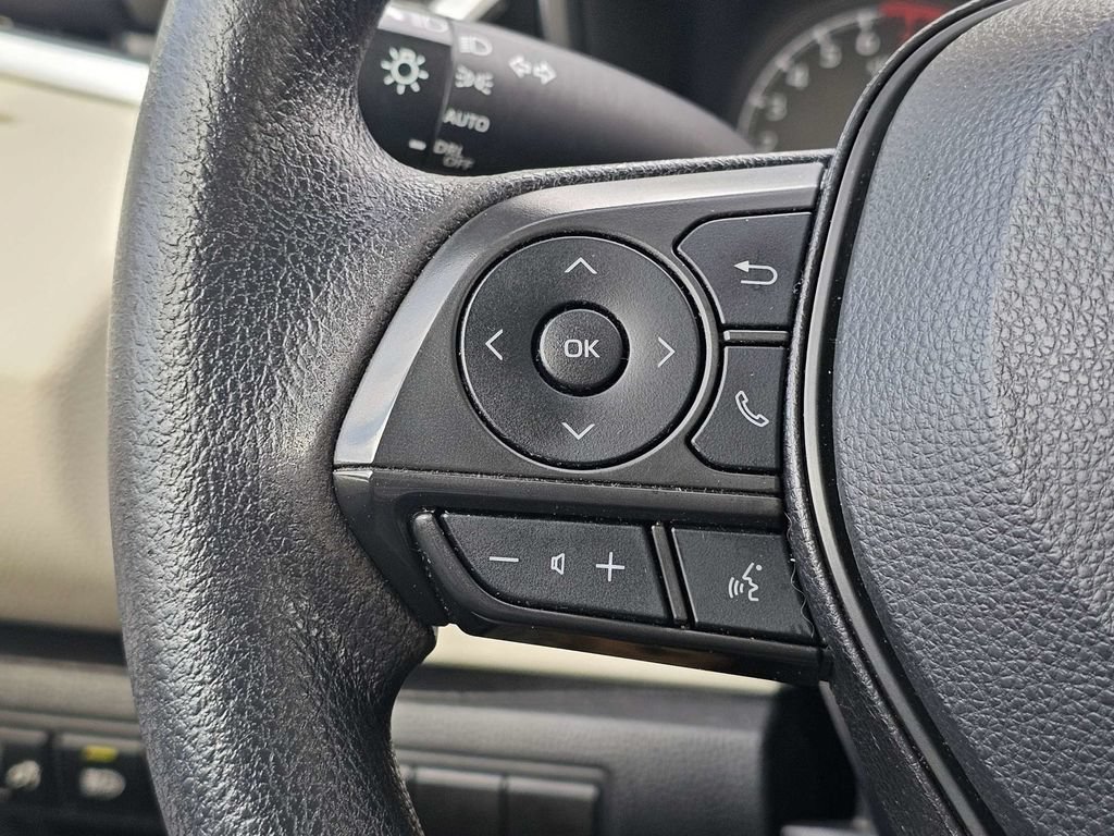 Used 2022 Toyota Corolla LE FWD image 22