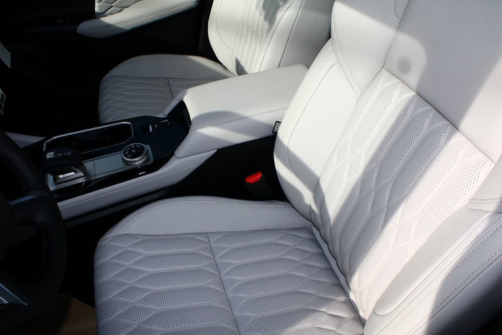 New 2026 Mitsubishi Outlander SEL image 4