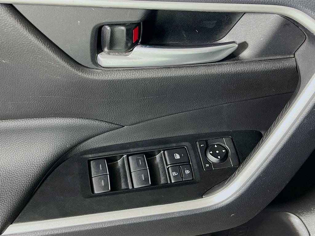 Certified 2025 Toyota RAV4 XLE AWD/4WD image 16