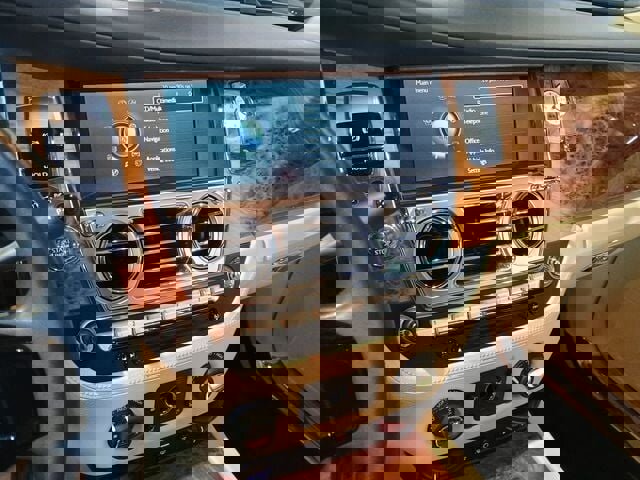 Used 2011 Rolls-Royce Ghost image 22