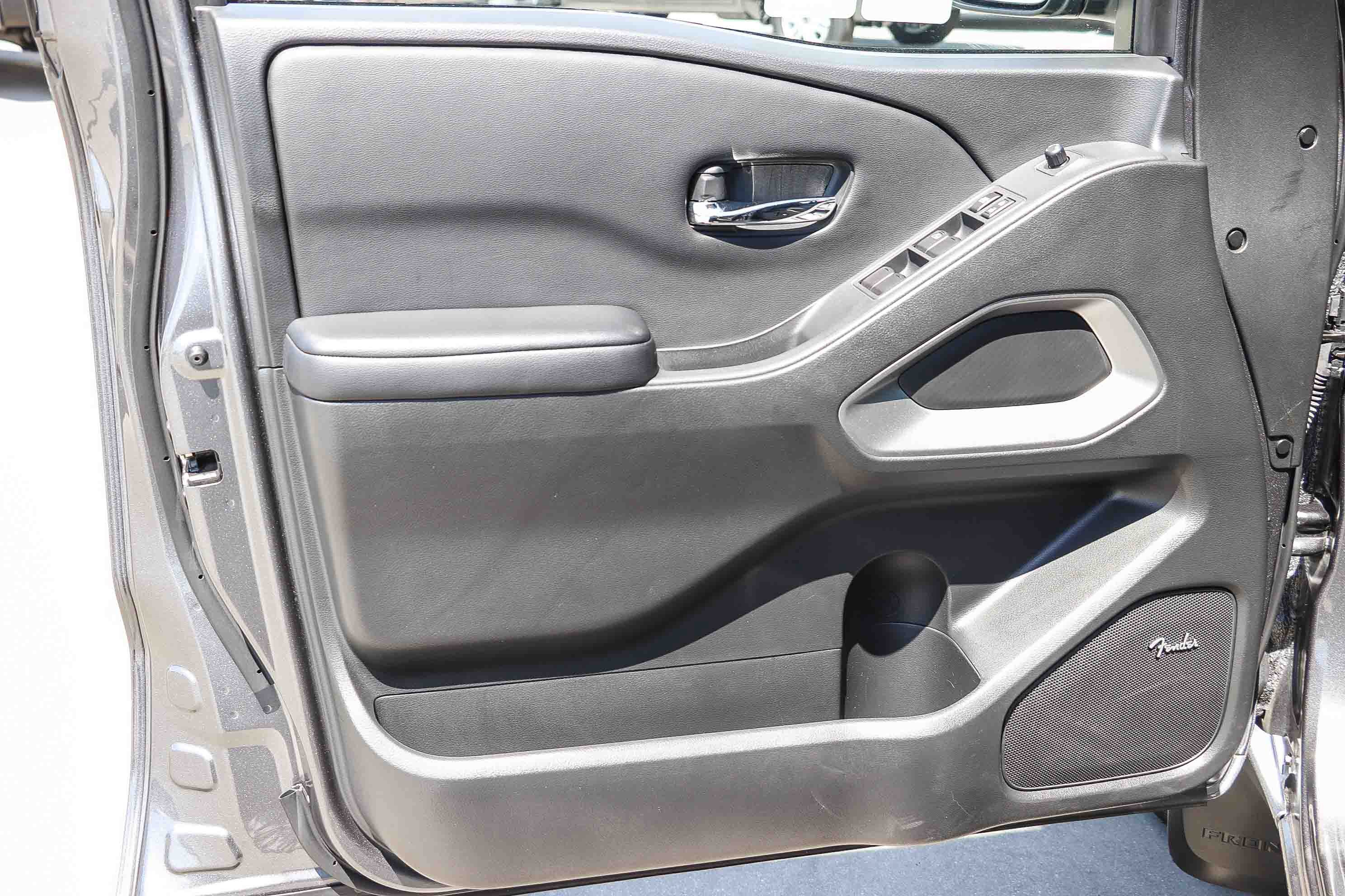 Used 2025 Nissan Frontier SV w/ SV Convenience Package RWD image 22