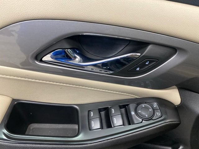 Used 2023 Chevrolet Traverse LS FWD image 28