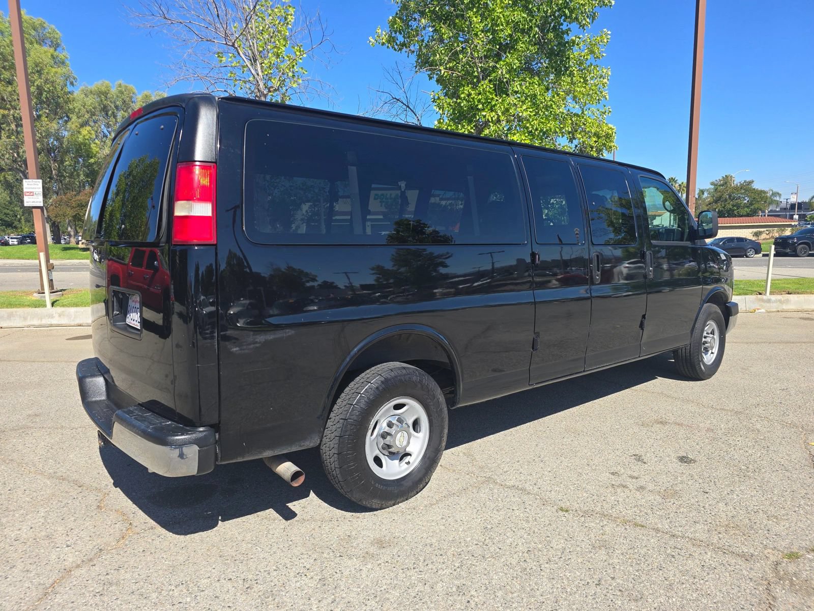 Used 2008 Chevrolet Express 3500 Extended Passenger w/ LT Preferred Equipment Group RWD image 5