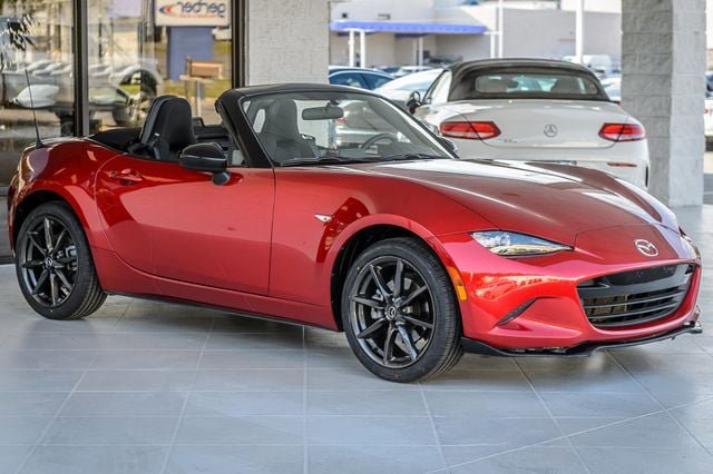 Used 2016 MAZDA MX-5 Miata Club RWD image 5