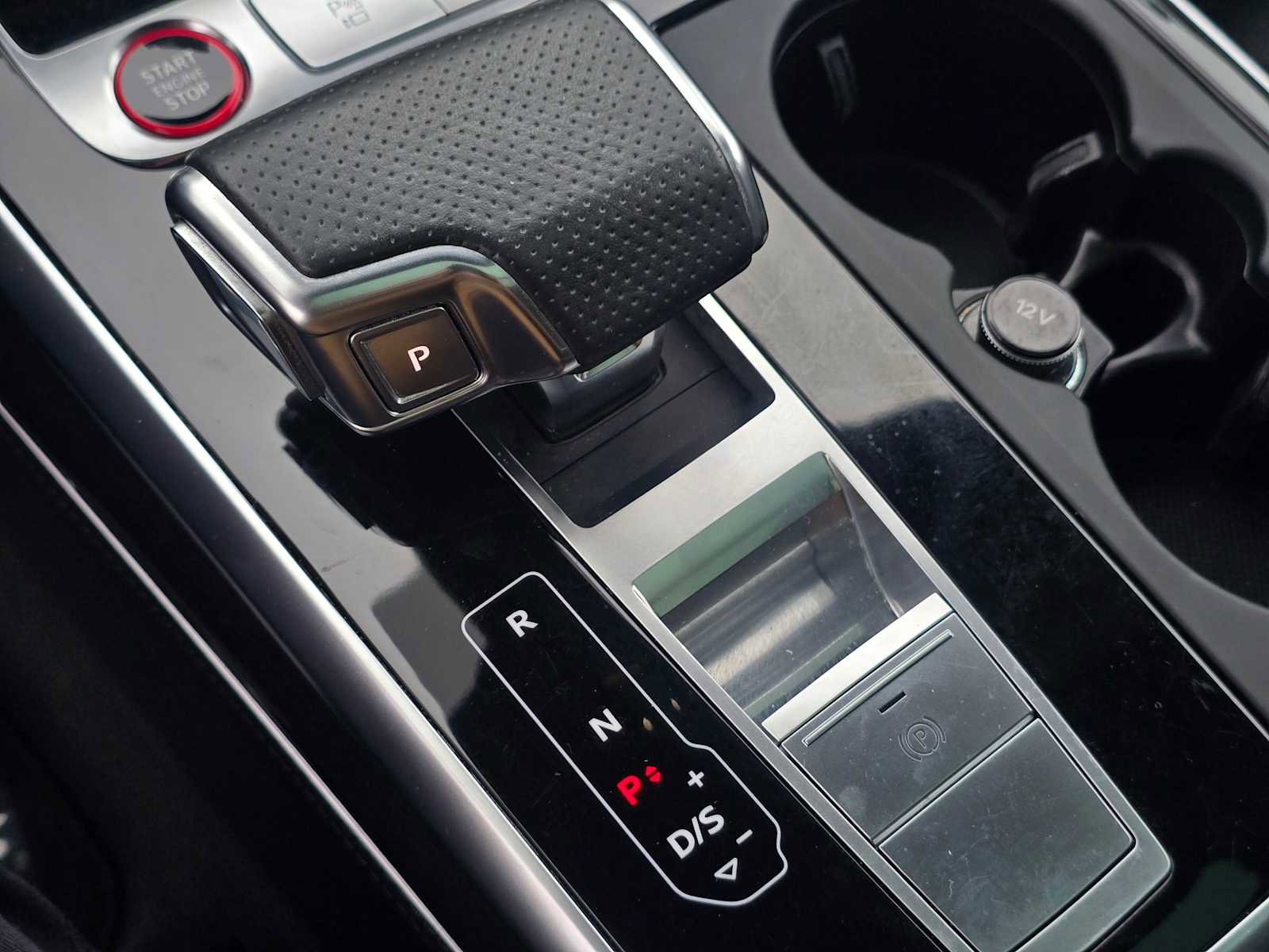 Used 2021 Audi RS Q8 w/ Carbon Optic Package image 36