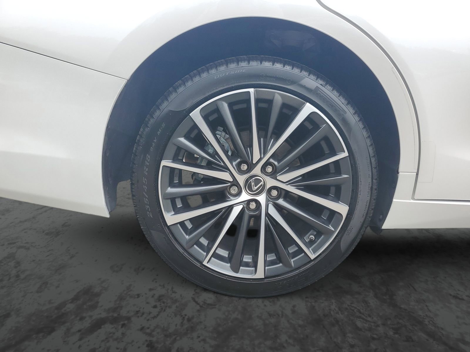 Used 2024 Lexus ES 300h w/ Premium Package FWD image 5