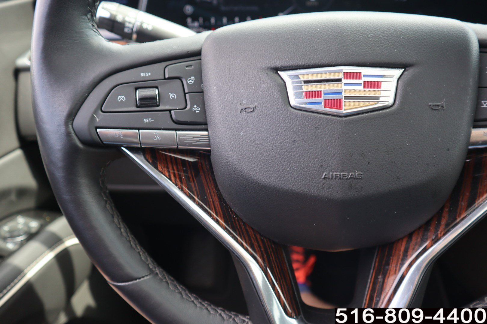 Used 2023 Cadillac Escalade Premium Luxury image 15