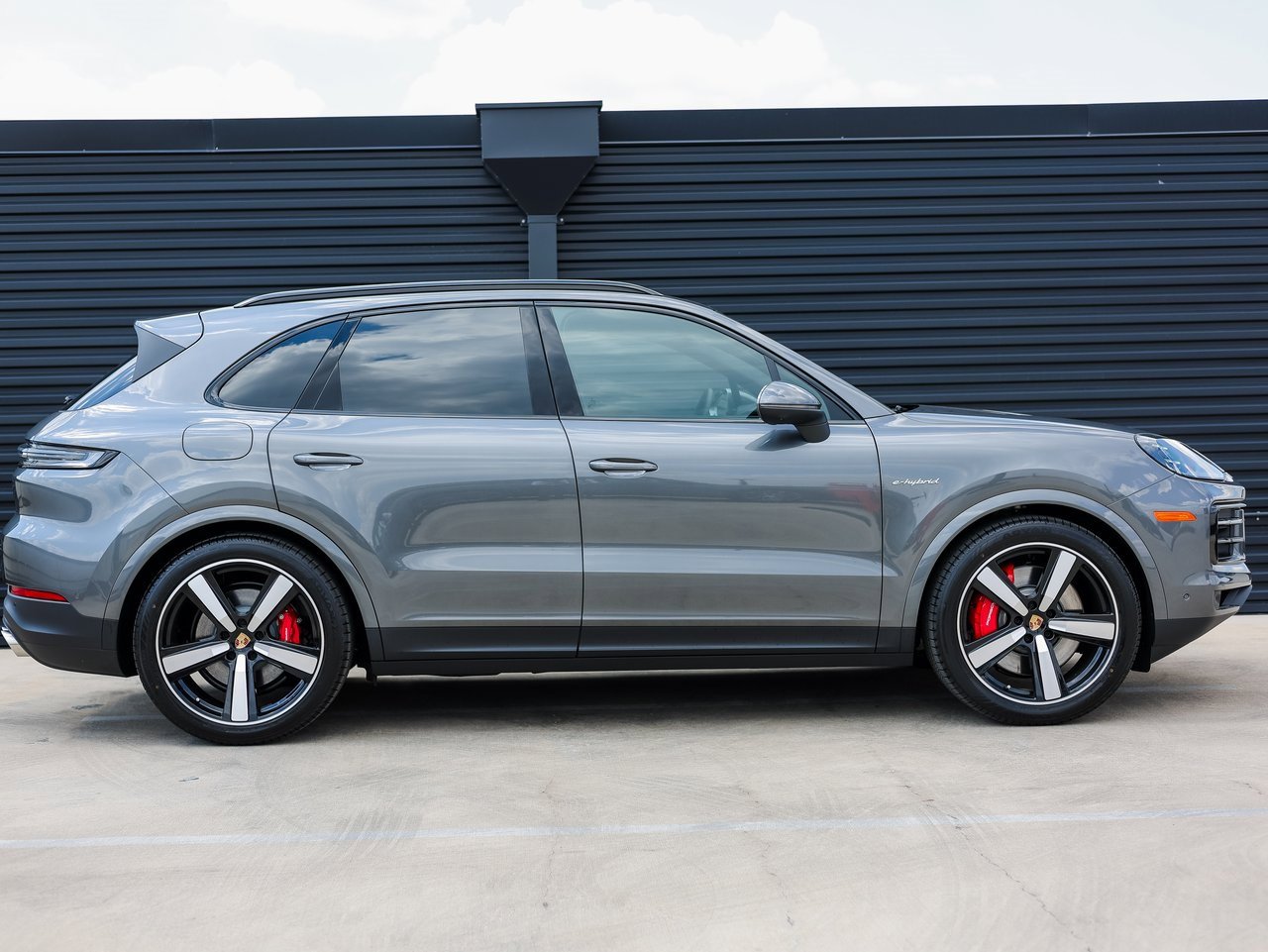 New 2026 Porsche Cayenne S image 8