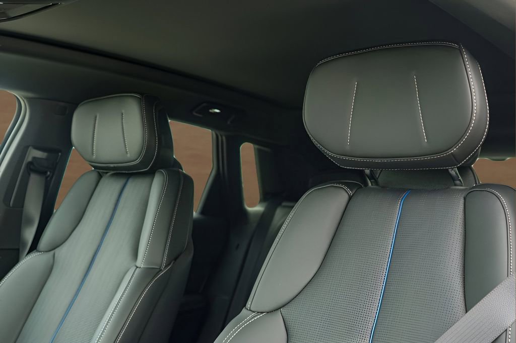 New 2026 Cadillac Lyriq Luxury w/ LPO, Floor Liner Package image 11