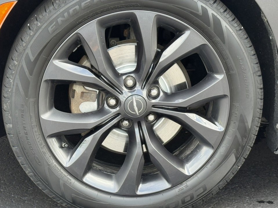 Used 2020 Chrysler Pacifica Touring-L Plus image 12