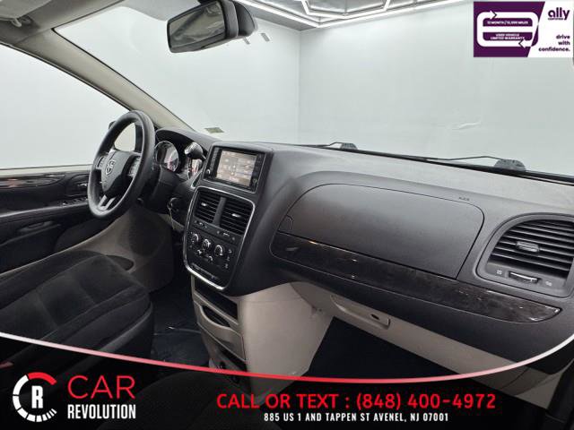 Used 2019 Dodge Grand Caravan SE w/ UConnect Hands-Free Group image 39