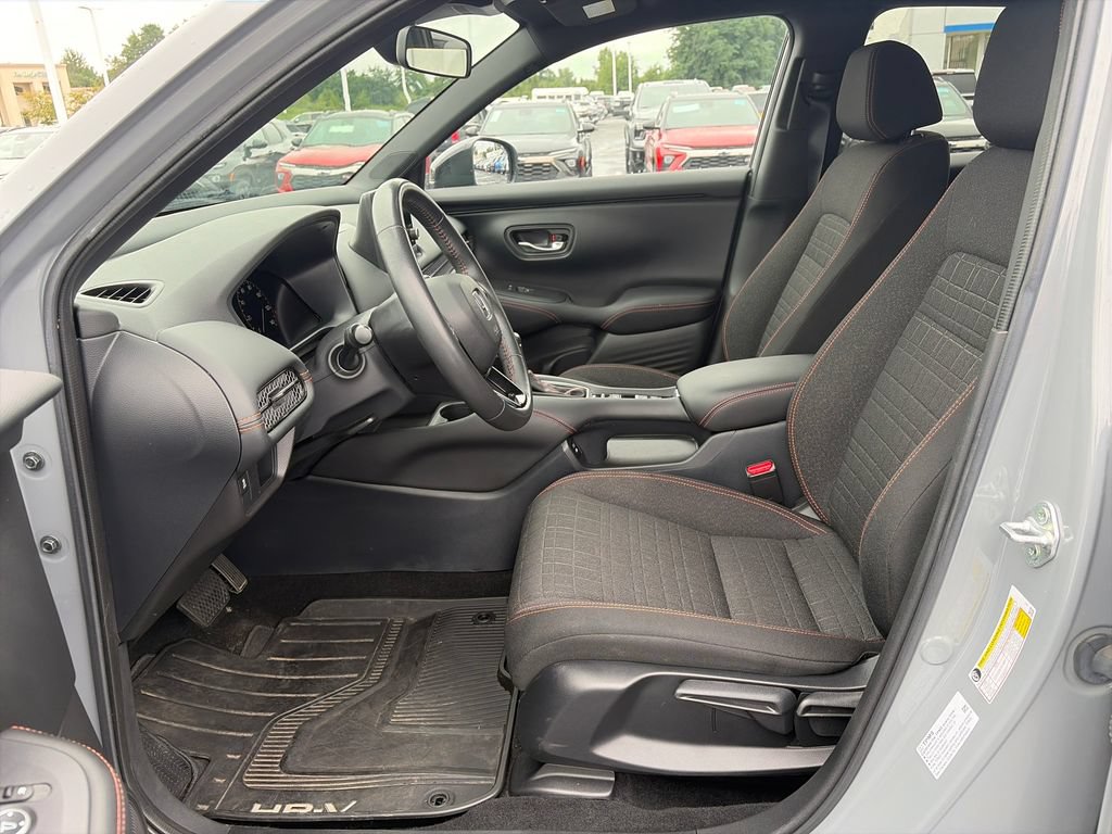 Used 2025 Honda HR-V Sport image 14